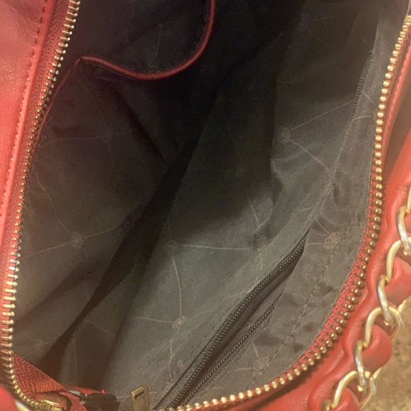 Red Purse - Picture 4 of 4